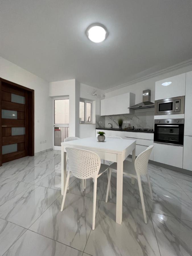Condo With Patio Overlooking Piazza Gzira Dış mekan fotoğraf